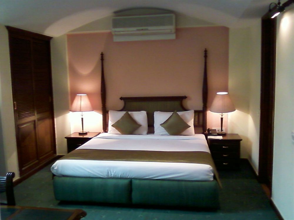 Hotel Treebo Corporate Park 3*
